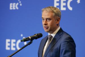 Gawkowski uderza w Metę. Żąda miliarda złotych kary