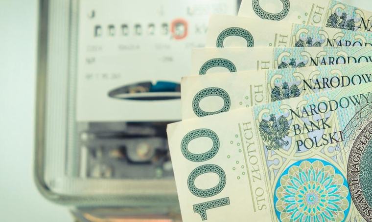 Mamy coraz więcej taniej energii z OZE. Dlaczego rachunki za prąd wciąż rosną?