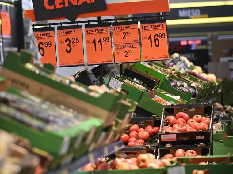 Eurostat podał dane. Sprzedaż detaliczna w Polsce rosła szybciej niż w UE