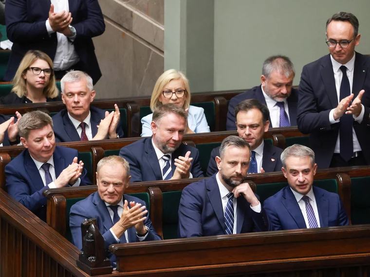 Dzwonek alarmowy dla koalicji rządzącej. Polakom to się nie podoba