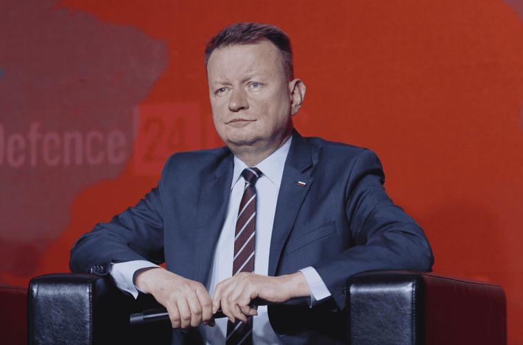 Rzecznik rządu krytykuje słowa byłego szefa MON. Błaszczak odpowiada