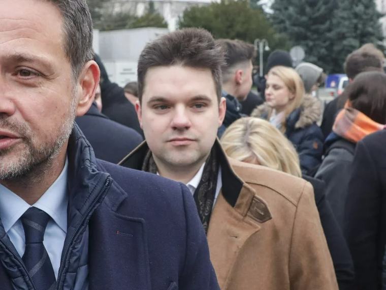 Kacprzyk nie może znaleźć pracy. Kolejne szpitale odmawiają bohaterowi afery