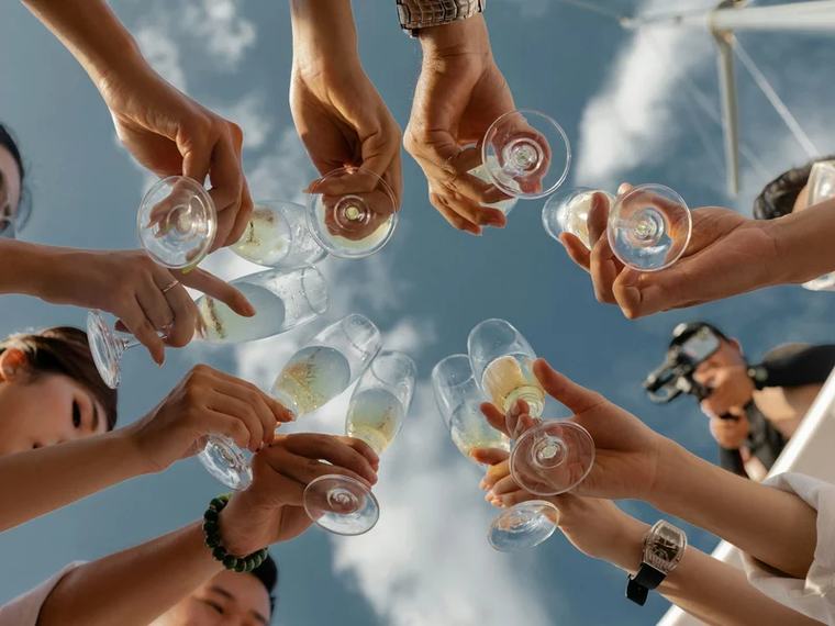 Spada spożycie alkoholu w Polsce. "Odchodzimy od kultury i tradycji picia"