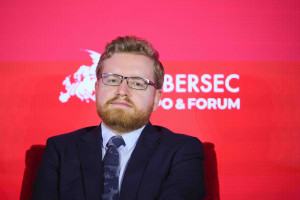 Państwo bezradne w walce ze scamem. Wiceminister przyznaje: są tylko dwa wyjścia