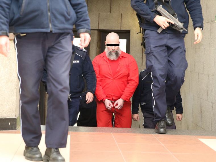 7 Zbrodnia w Warszawie Mieli wziąć ślub, a zgotował jej piekło. Artur K. udusił Monikę i jej 3-letniego synka