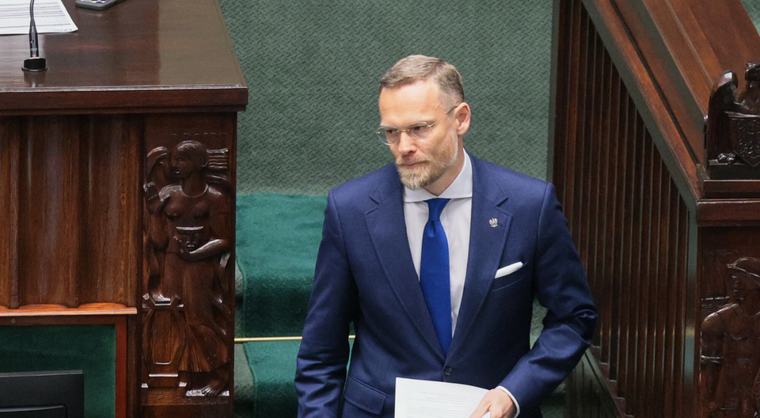 19:24 Bogucki o wizycie u Hołowni: szedłem ze skromnym podarunkiem