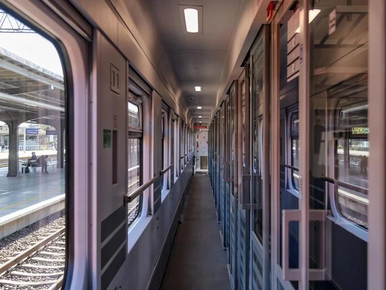 Wypadek w Gdańsku. Pociąg zderzył się z tirem