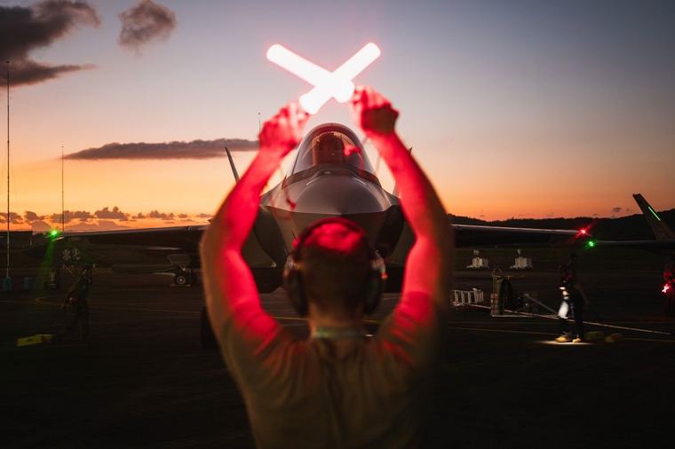F-35 i nowe rakiety. USA wzmacniają atomową odpowiedź [WYWIAD]