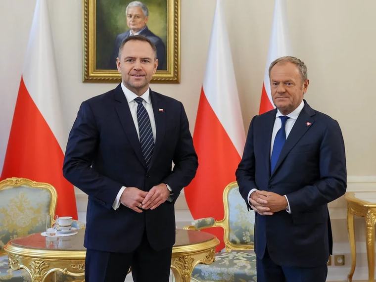 Nawrocki kpi z Tuska. Prezydent przywołał "postacie znane"