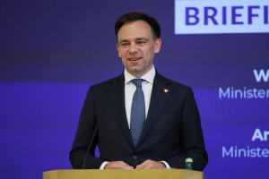 Rząd chce podnieść podatki i opłaty firmom paliwowym. Branża alarmuje, Orlen ma odmienne zdanie
