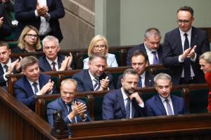 Koniec 800 plus dla każdego. W zamian "znaczone" pieniądze