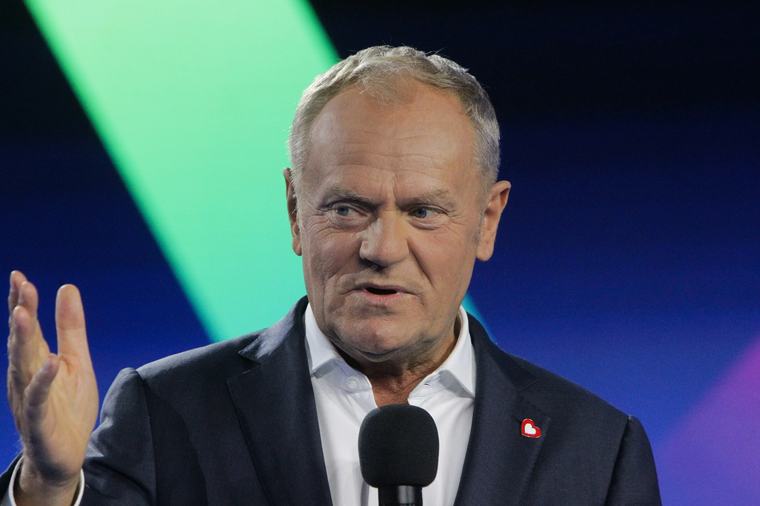 Donald Tusk do uczniów: Nigdy nie ulegajcie temu trendowi