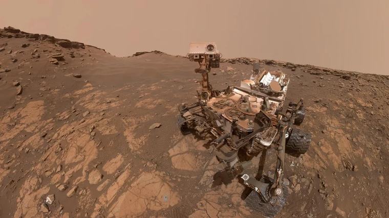 NASA uchwyciła na Marsie unoszącą się "meduzę". Co to jest?