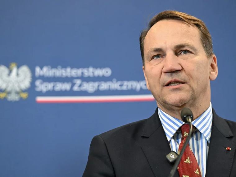 "Winni nigdy nie są nacjonaliści". Sikorski reaguje na słowa prezydenckiego ministra