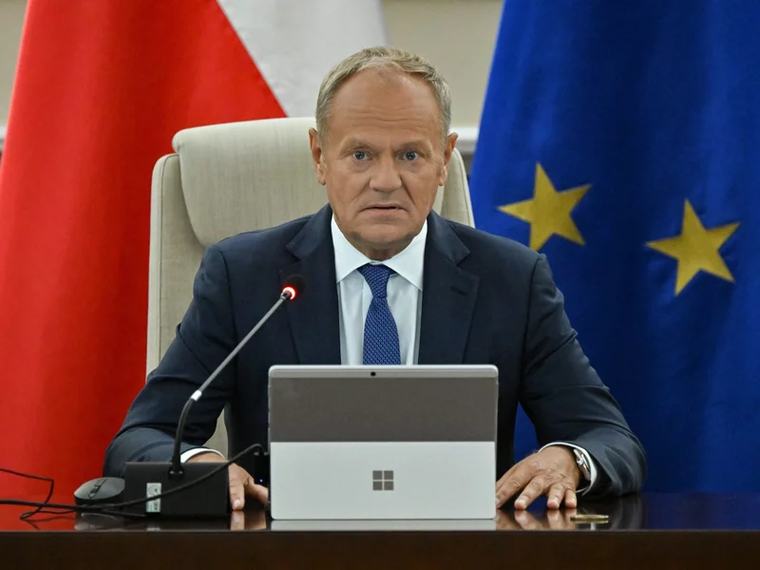 Wiceprezes partii Brauna pochwalił Tuska. "Poza Unią Sowiecką jest życie"